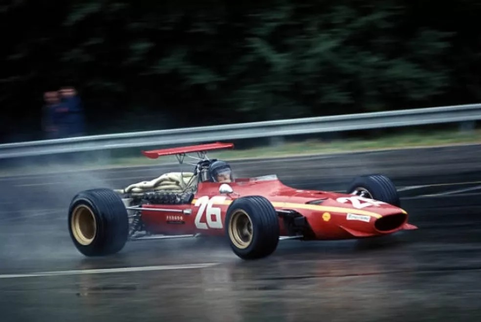 Jacky Ickx acelera para vencer pela primeira vez na F1, em 1968 — Foto: Getty Images Jacky Ickx acelera para vencer pela primeira vez na F1, em 1968 — Foto: Getty Images