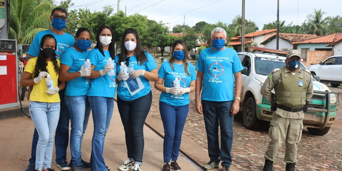 Secretaria Municipal de Saúde distribuiu máscaras e álcool em gel
