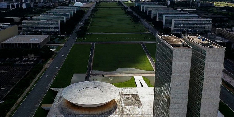 Brasília faz 60 anos, encontra novas vocações, mas mantém desigualdade