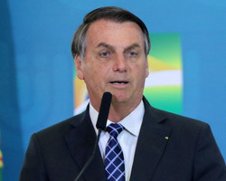 Jair Bolsonaro diz que não liberou antecipação de auxílio emergencial 