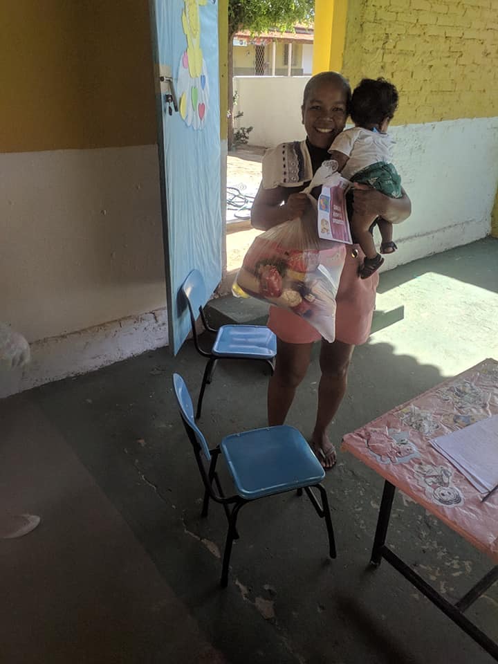 Prefeitura realiza entrega de cestas de alimentos para famílias em Santo Inácio  - Imagem 1
