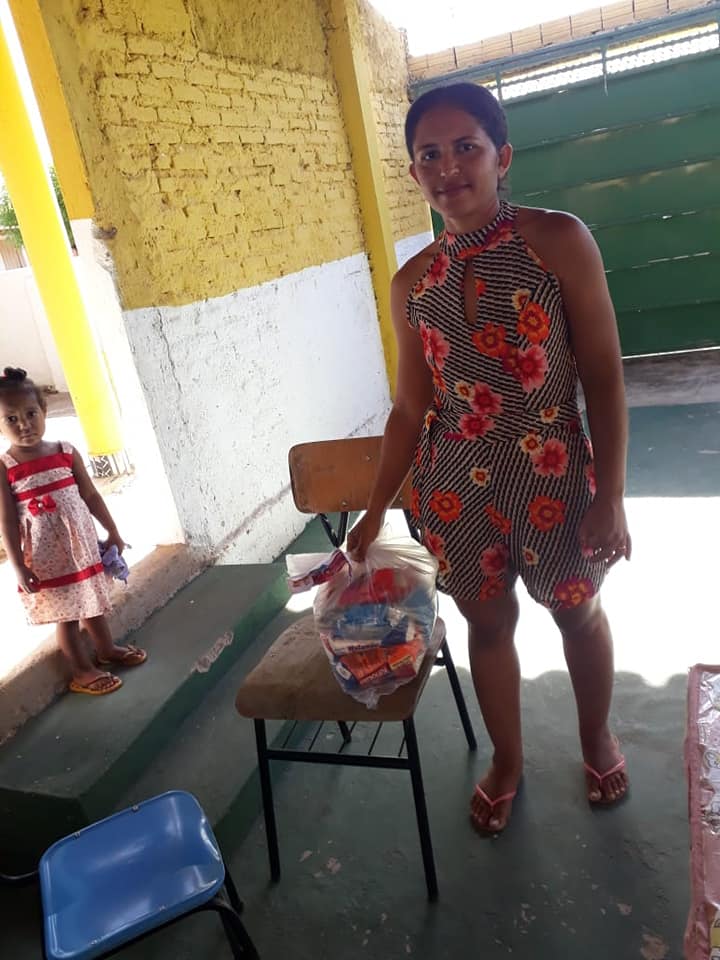 Prefeitura realiza entrega de cestas de alimentos para famílias em Santo Inácio  - Imagem 4