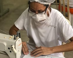Sistema penitenciário do Ceará começa produção de 11 mil máscaras 