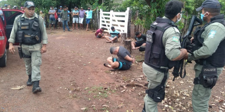 Assaltantes de banco são presos após cerco policial no Piauí; fotos
