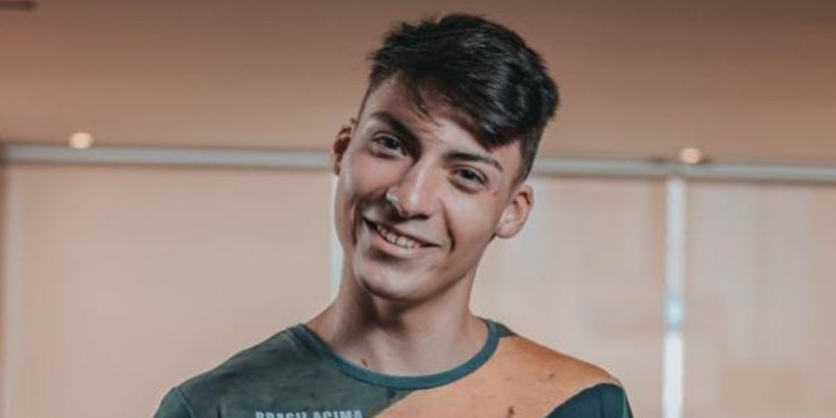 Filho de Bolsonaro é expulso de rede social após ironizar Pandemia