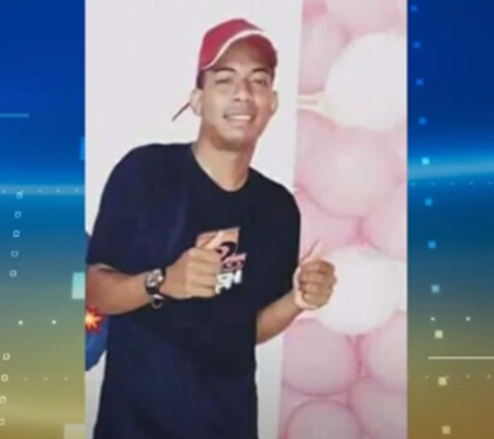 Jovem é morto com tiro na cabeça no momento que conversava com amiga