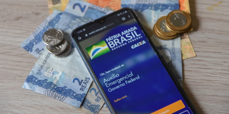 Auxílio Emergencial: Caixa paga novos lotes da 1º e 2º parcelas hoje