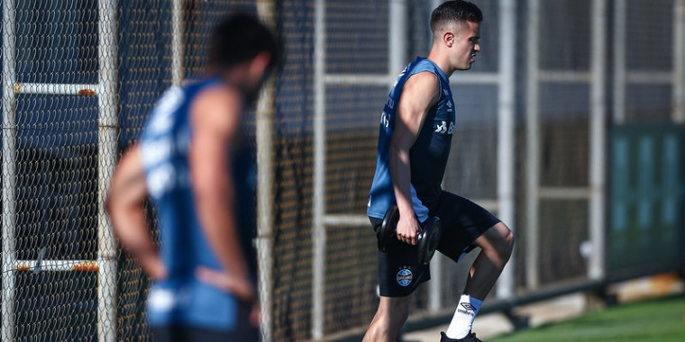 Cerca de 100 milhões de brasileiros vivem em cidades sem futebol