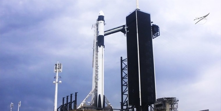 Mau tempo adia lançamento de foguete da SpaceX