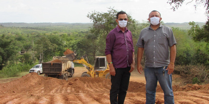 Prefeito Ananias André e vereador Carlos Cezar visitam obras
