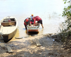 PI: Canoa vira no rio Parnaíba e bombeiros buscam homem desaparecido