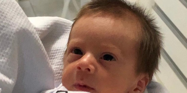 Filho de grávida morta por coronavírus recebe alta