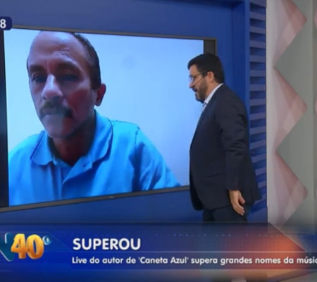 Live do autor de "Caneta Azul" supera grandes nomes da música brasileira