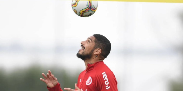 Elenco do Inter realiza atividades físicas e técnicas