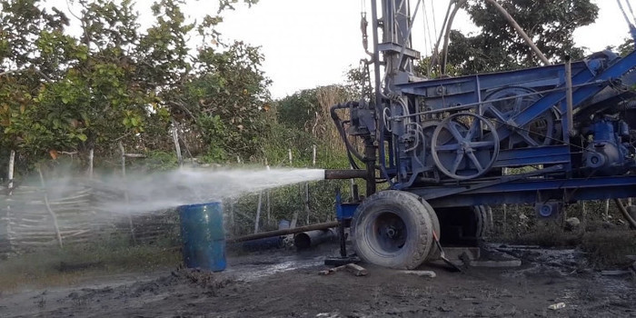 Prefeitura de Joaquim Pires inicia revitalização de estradas e constrói poço tubular na zona rural