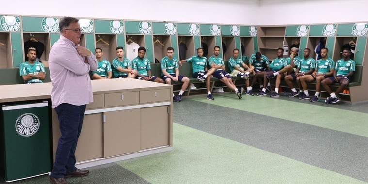Barros abre o jogo sobre atuação do Palmeiras no mercado