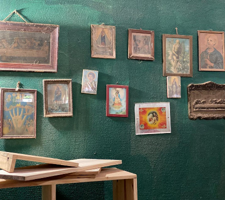 Projeto Mãos do Amanhã beneficia artesãos da comunidade de arte santeira