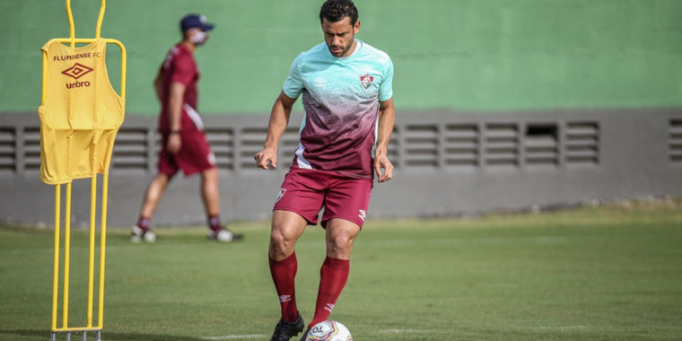 "Novo normal": com Fred, Fluminense volta a treinar
