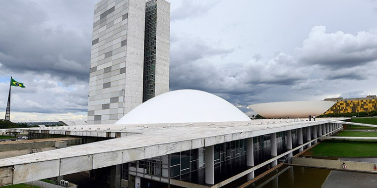 Senado vota PEC do adiamento das eleições municipais nesta terça