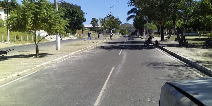 Prefeitura de Monsenhor Gil não cessa os trabalhos de limpeza das vias públicas, mesmo em tempos de pandemia