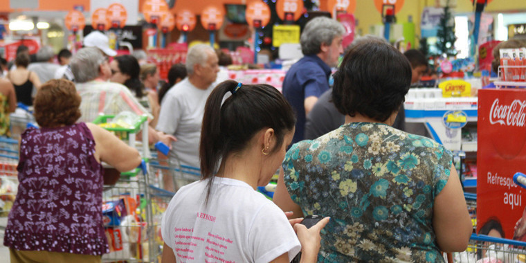 Justiça autoriza supermercados abrirem neste fim de semana em Teresina