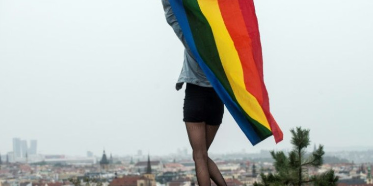 Justiça condena ativista LGBT por "propaganda homossexual"
