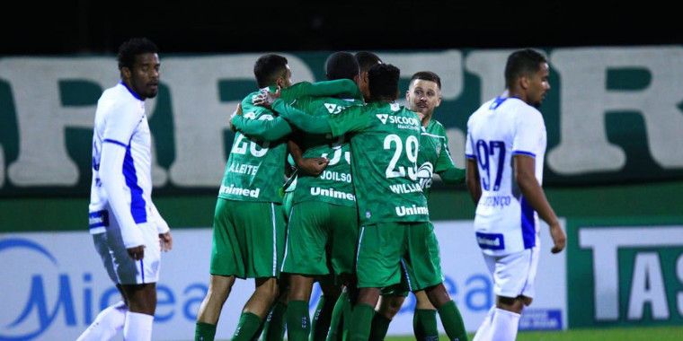 Federação catarinense adia quartas de final do Estadual