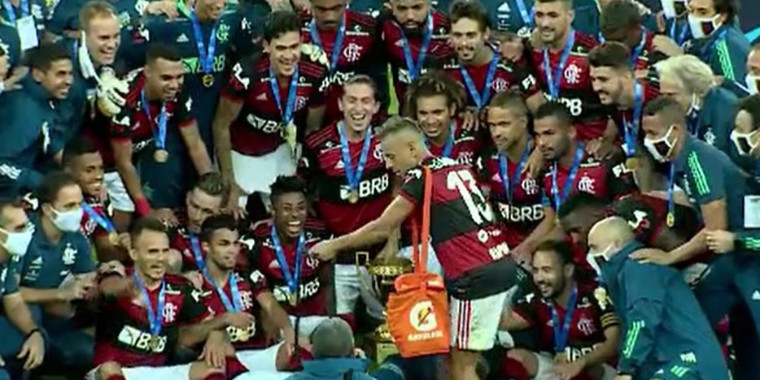 "Vão ter que engolir seco", diz jogador do Flamengo