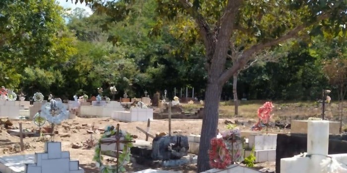 Respeito pelos mortos, prefeitura manda limpar cemitério