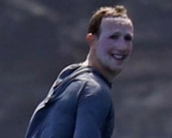 Zuckerberg vira meme após exagerar no protetor solar em tarde de surf