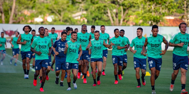 Jogadores do Flamengo voltam a receber vencimentos integrais