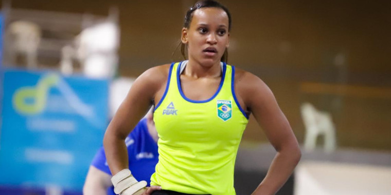 Rebeca Andrade aproveita pandemia para se recuperar de lesão no joelho