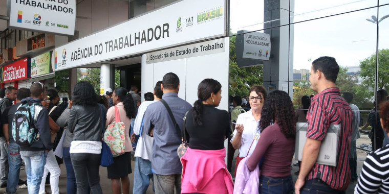 Mais de 12,5 milhões de brasileiros estão desempregados, aponta IBGE