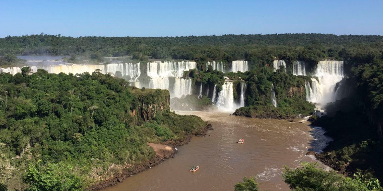 Foz do Iguaçu aposta no turismo de compras para restabelecer economia