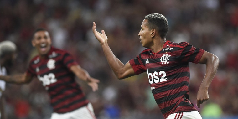 João Lucas é retirado da lista do Flamengo para final