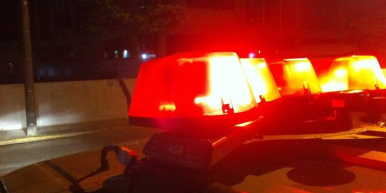 Jovem é procurado por estuprar sua irmã de 8 anos após mãe ir à missa