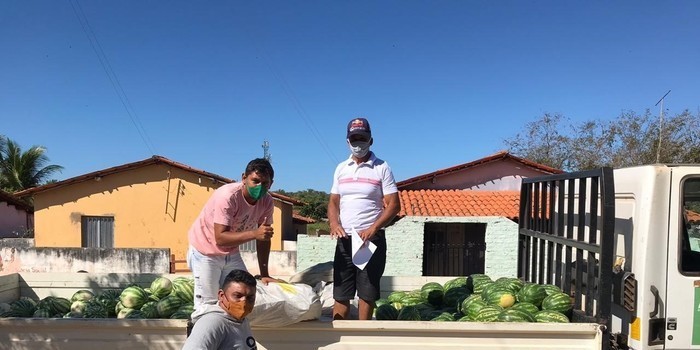 CRAS de Jatobá do Piauí faz entrega de produtos da agricultura familiar às famílias em situação de vulnerabilidade através do Programa de Aquisição de Alimentos - PAA