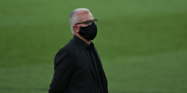 Dorival Junior não irá comandar o Athletico contra o Santos