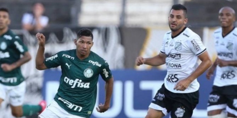 Os pontos fortes e fracos de Palmeiras e Corinthians