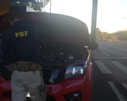 PRF-PI recupera veículo de luxo roubado e prende dois homens na BR-316