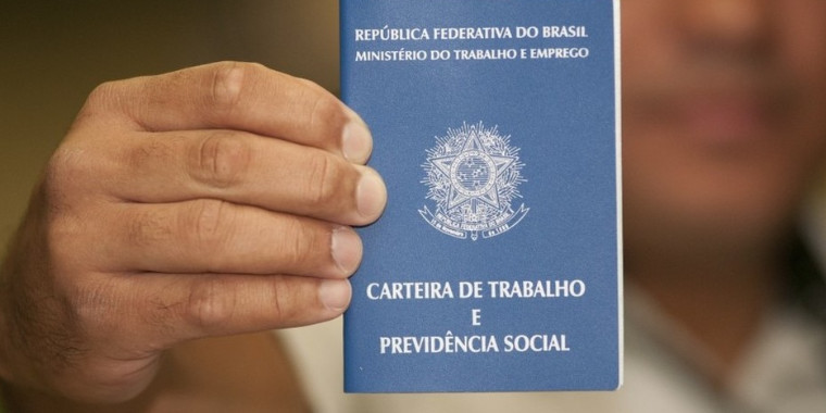 Pandemia: Cerca de nove milhões perderam o emprego