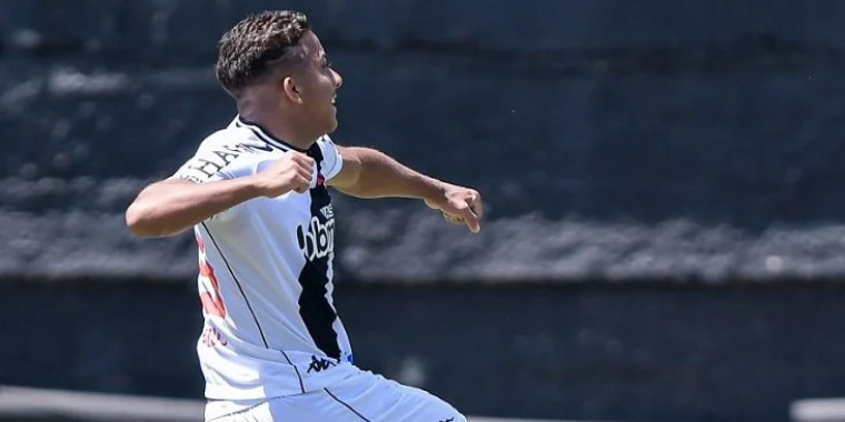 Vasco busca reforços para lateral, meio-campo e ataque