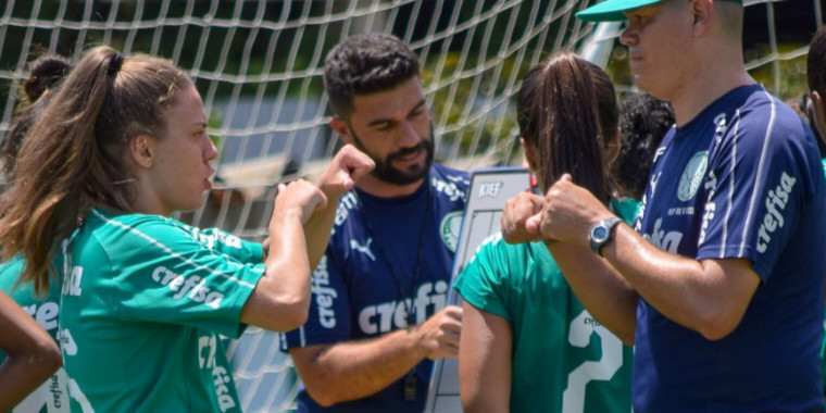 Stefany faz história como a 1ª jogadora surda no Brasileirão Feminino