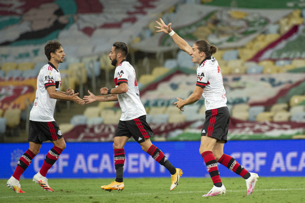 Menos posse de bola e mais chutes ao gol: o time de Dome antes e durante a série de 4 vitórias