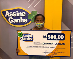 Assine Ganhe: Vendedora de lanches recebe prêmio de R$ 500 no GMNC