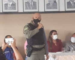PMPI de Coivaras apreende arma e conduz suspeito à Central de Flagrantes