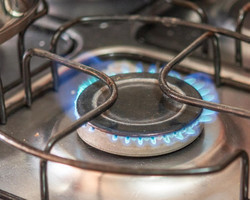 Inflação do gás de cozinha: veja 7 dicas para o botijão render mais em casa