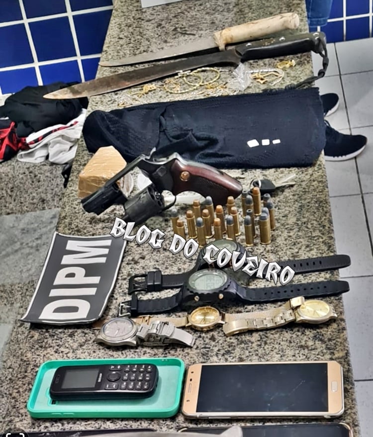 Polícia prende dupla e apreende droga, veículo roubado e revólver em Cocal