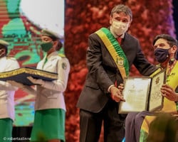 W. Dias entrega medalha do Mérito Renascença a 47 personalidades