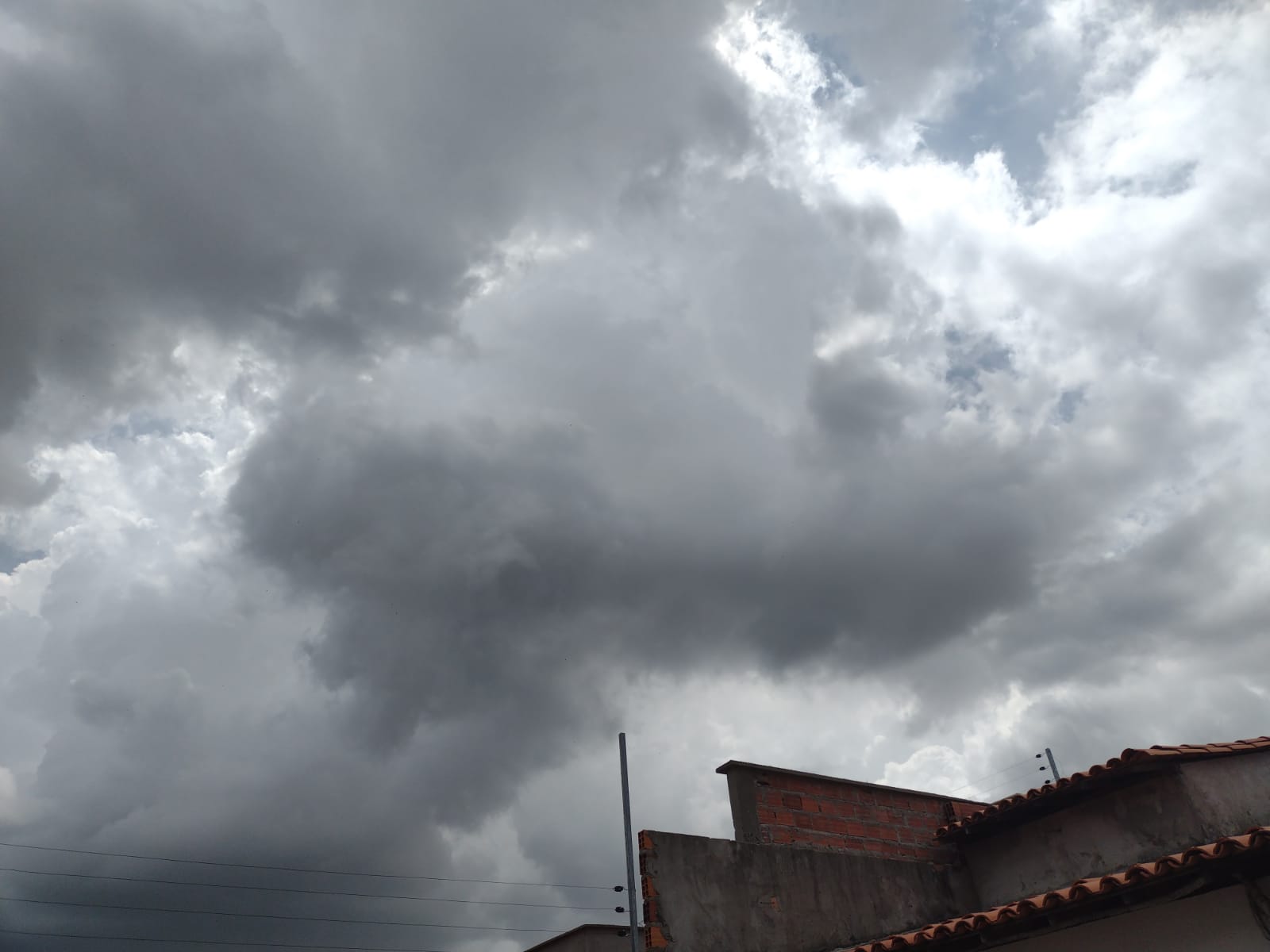 Nuvens carregadas sobre Teresina | FOTO: Divulgação
